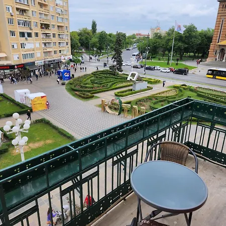 Ultra Panoramic Cu Balcon *