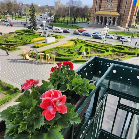 Ultra Panoramic Cu Balcon Apartment